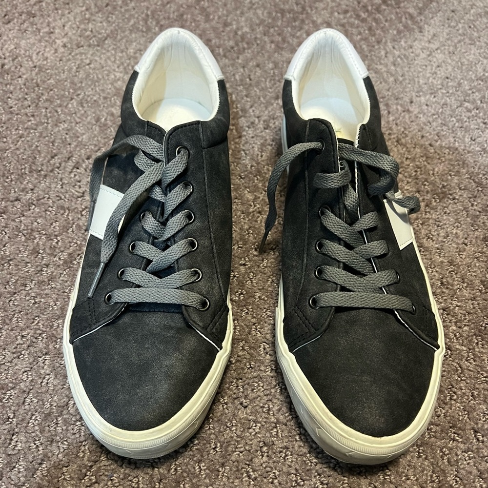 Size 9, Vintage Havana Sneakers